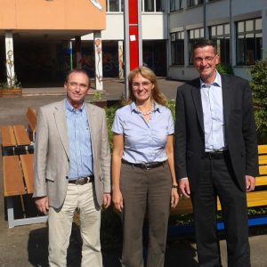 v.l.n.r.: stellvertretender Schulleiter Richard Treber, Schulleiterin Andrea Stegmann, Martin Rabanus
