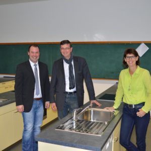 v.l.n.r. Rektor Holger Kilb, Martin Rabanus und Konrektorin Christine Zuther