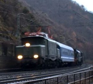 Bahntrasse am Rhein